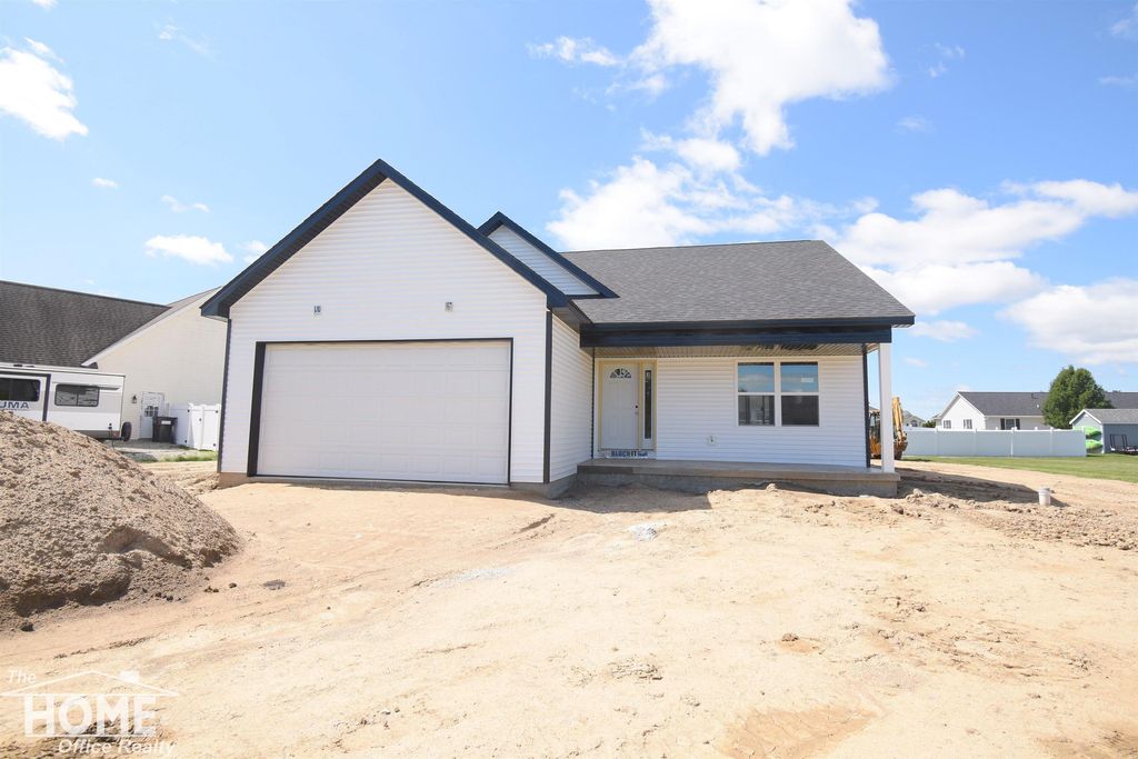 565 Elizabeth Dr, Caledonia charter township
