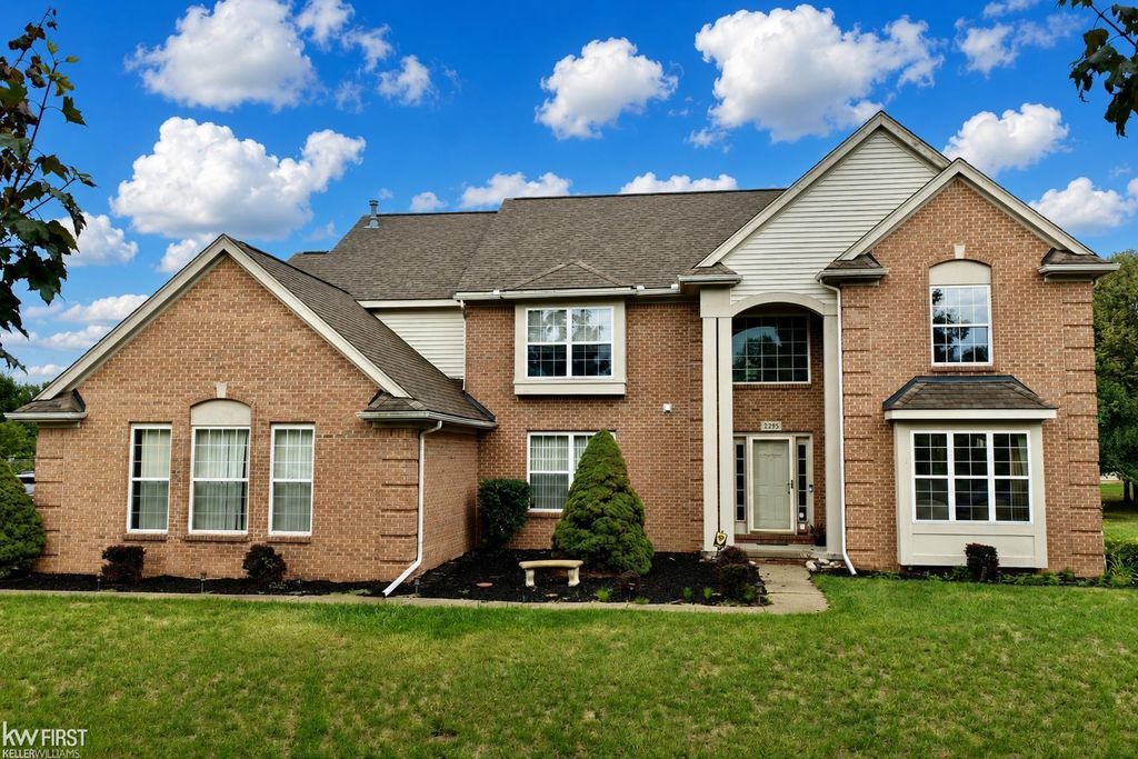 2295 Hidden Forest Dr, Grand Blanc charter township