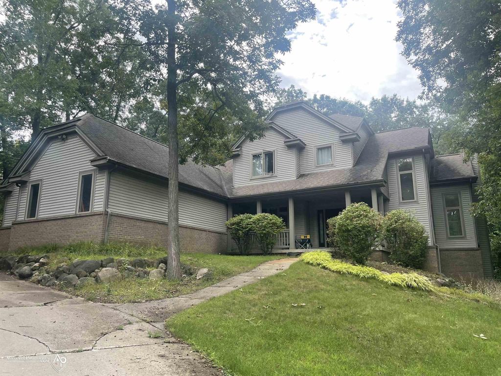 11361 Olde Wood Trl, Tyrone township