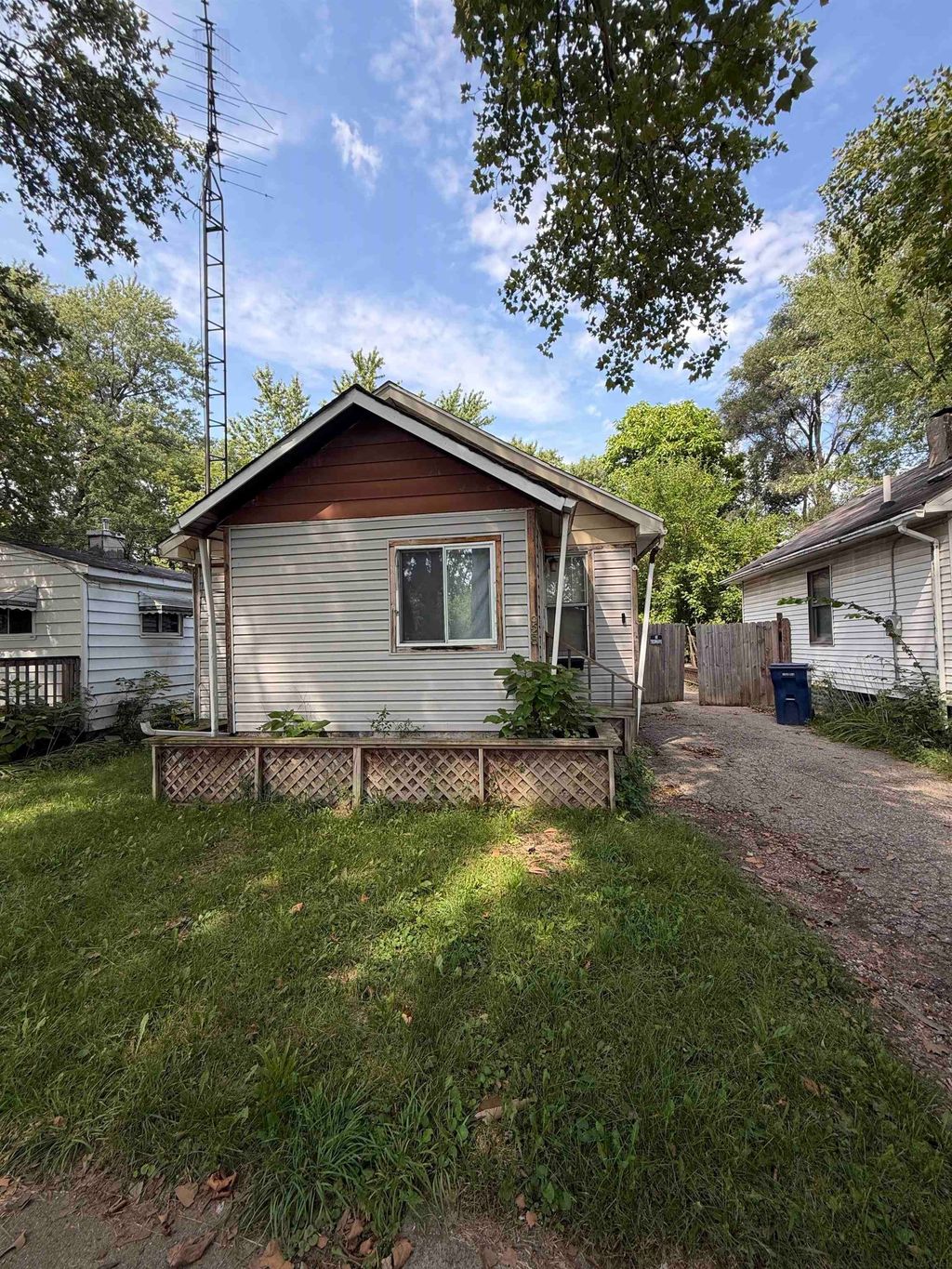 928 Huron St, Flint city