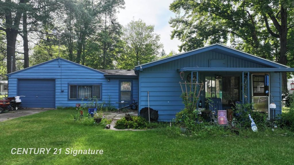 5284 Spring Creek Dr, Mills township