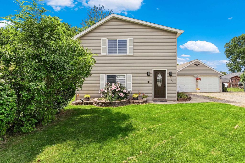 1426 S Pearce St, Owosso city