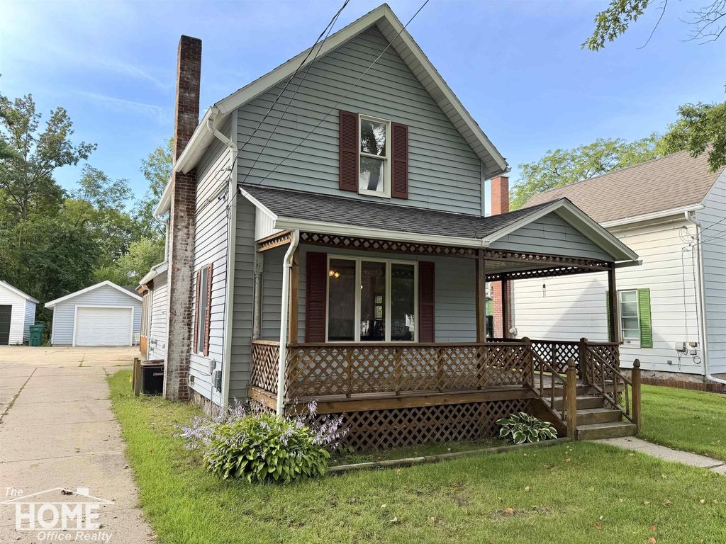 416 E King St, Owosso city