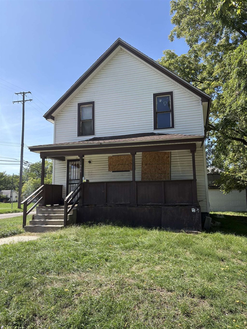 1986 Howard Ave, Flint
