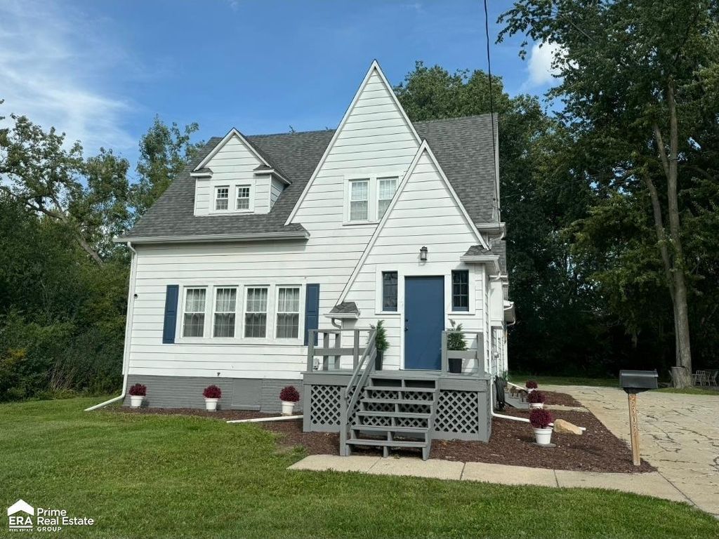 5303 Dixie Hwy, Saginaw