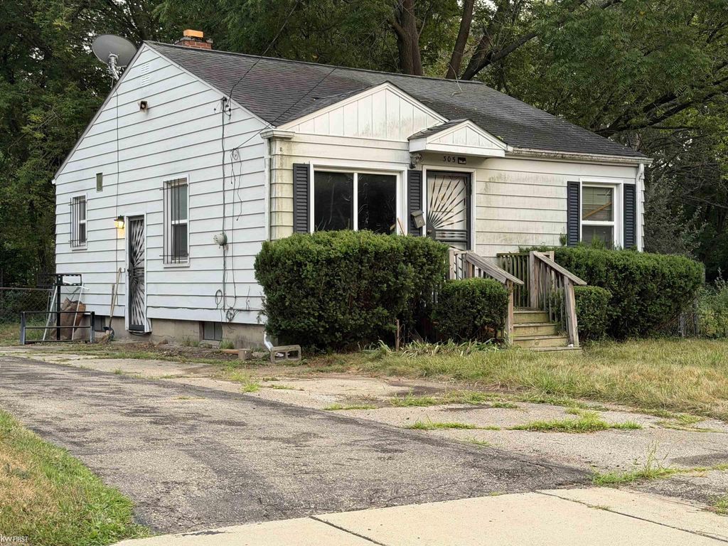305 W Eldridge Ave, Flint