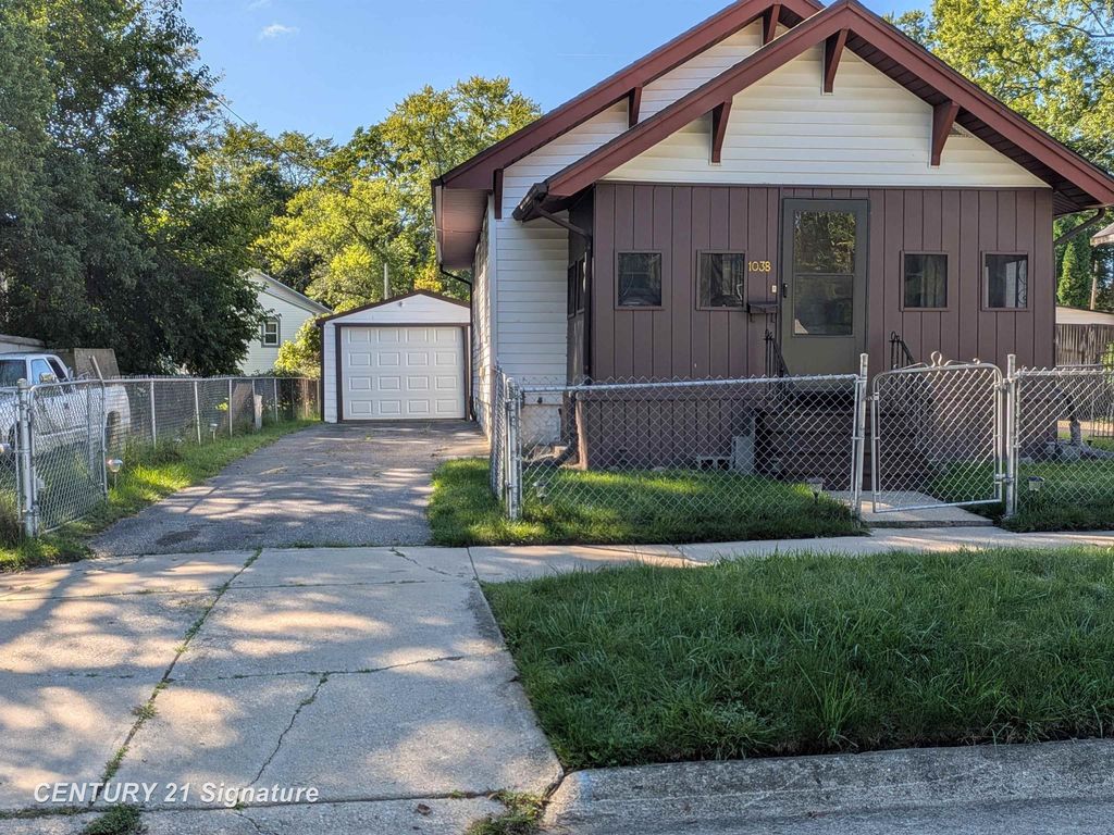 1038 E Marengo Ave, Flint