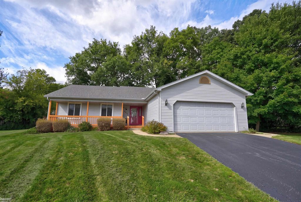 2680 Tomahawk Ct, Waterford charter township