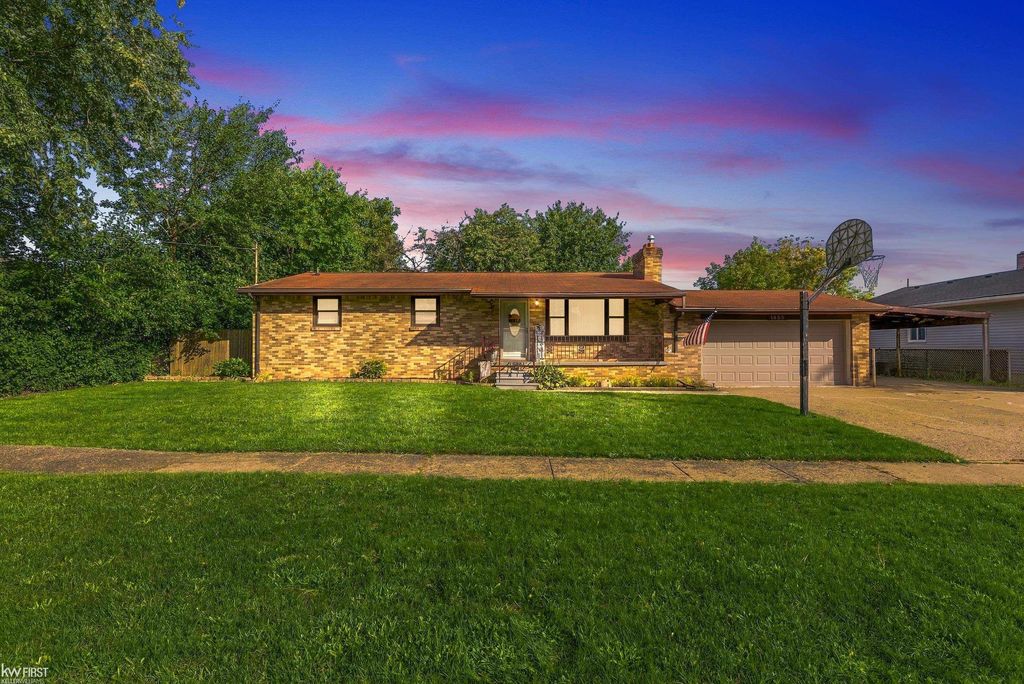 1459 Brady Ave, Burton