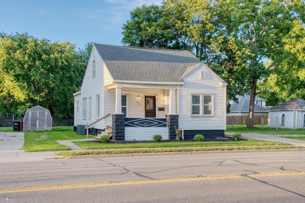 617 E Main St, Owosso