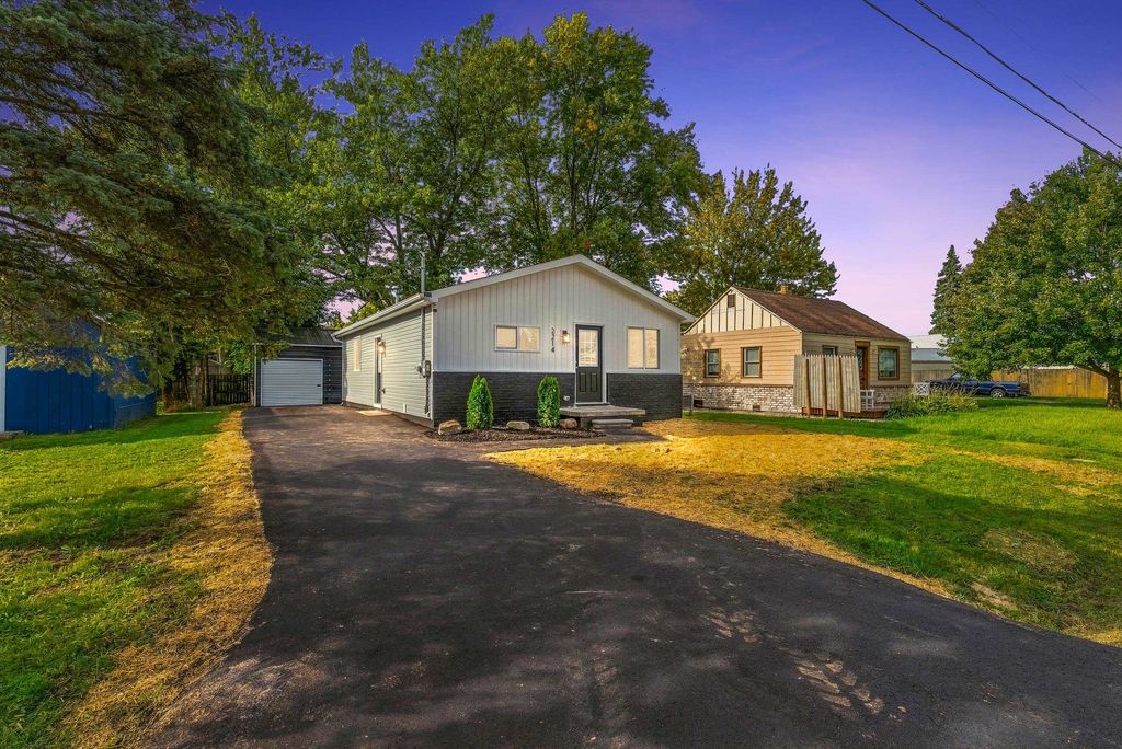 2214 Kosta St, Burton
