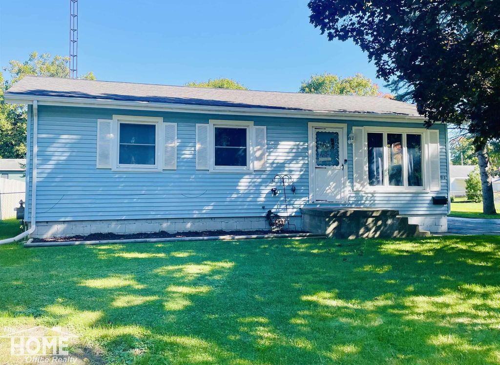 918 Dingwall Dr, Owosso