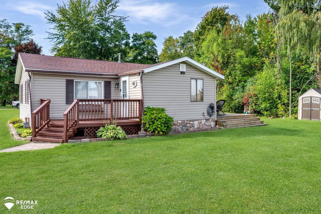 100 Mary, Houghton Lake