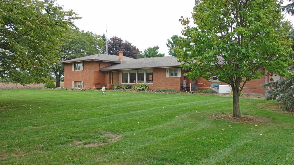9485 Ditch Rd, Chesaning