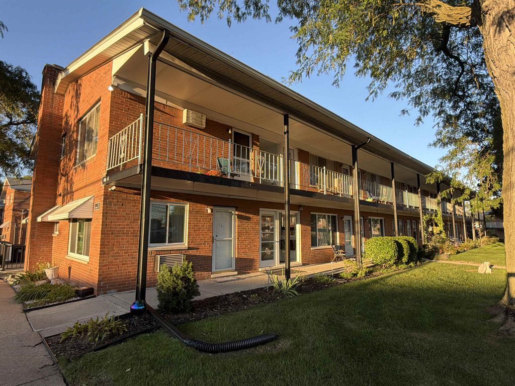 2121 Clawson Ave, Royal Oak