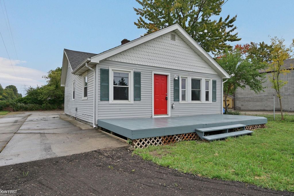 8508 N Saginaw Rd, Mount Morris