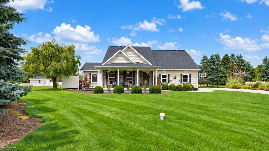 940 Marguerite Dr, Owosso
