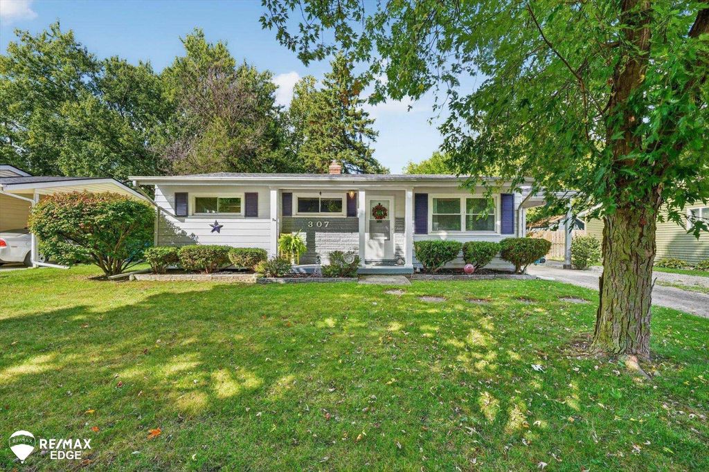 307 Sequoia Dr, Davison