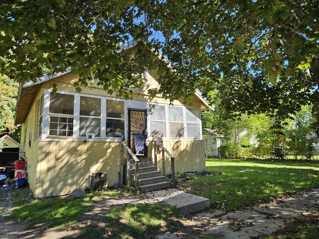 1429 Oak St, Flint
