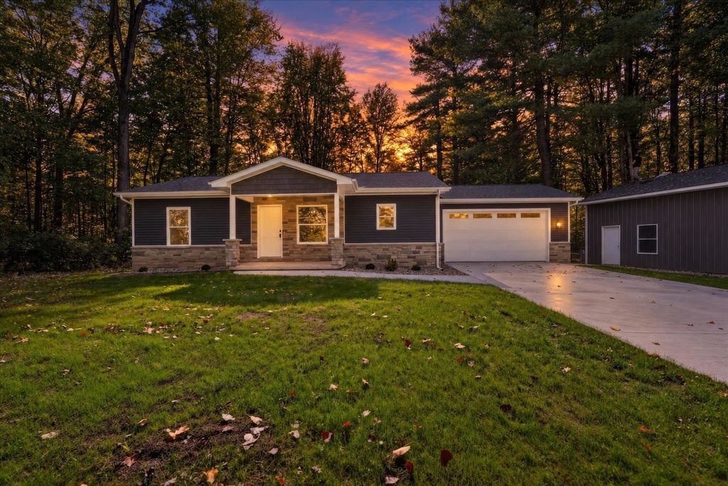 4475 Birch Ln, Vassar