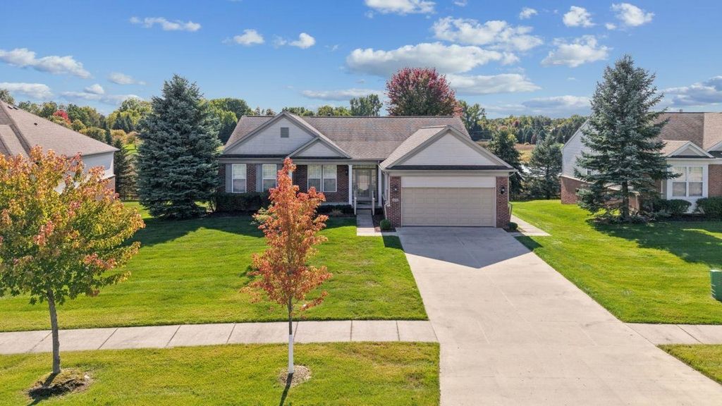 6272 Muirfield Dr, Grand Blanc