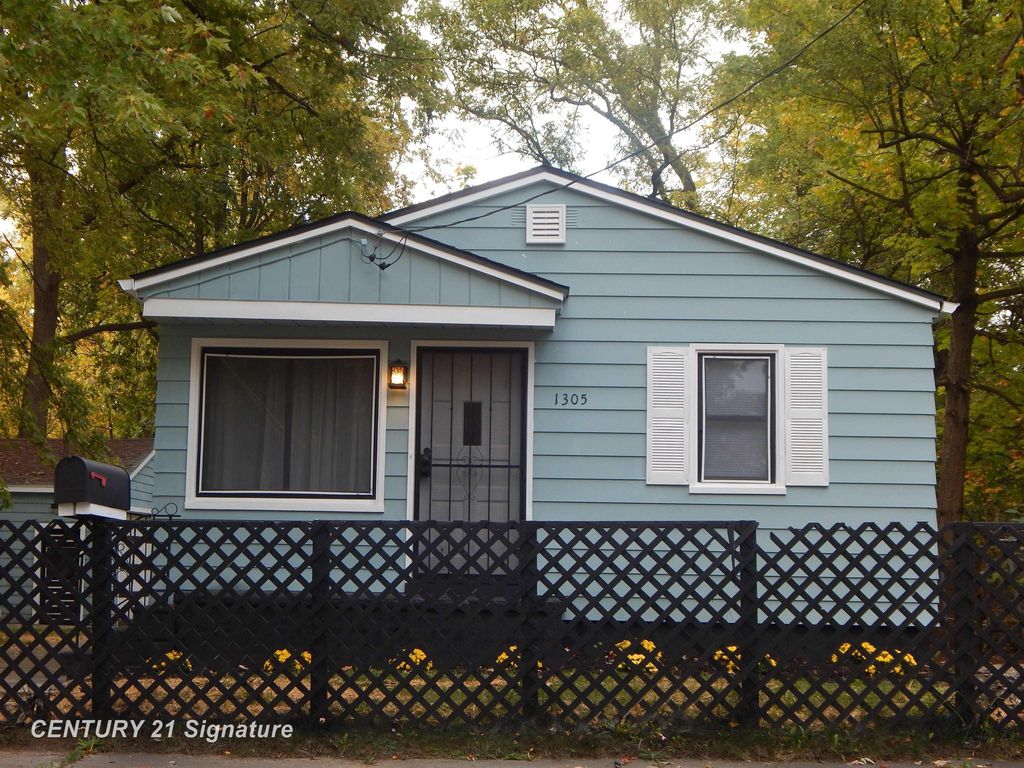 1305 Markham, Flint