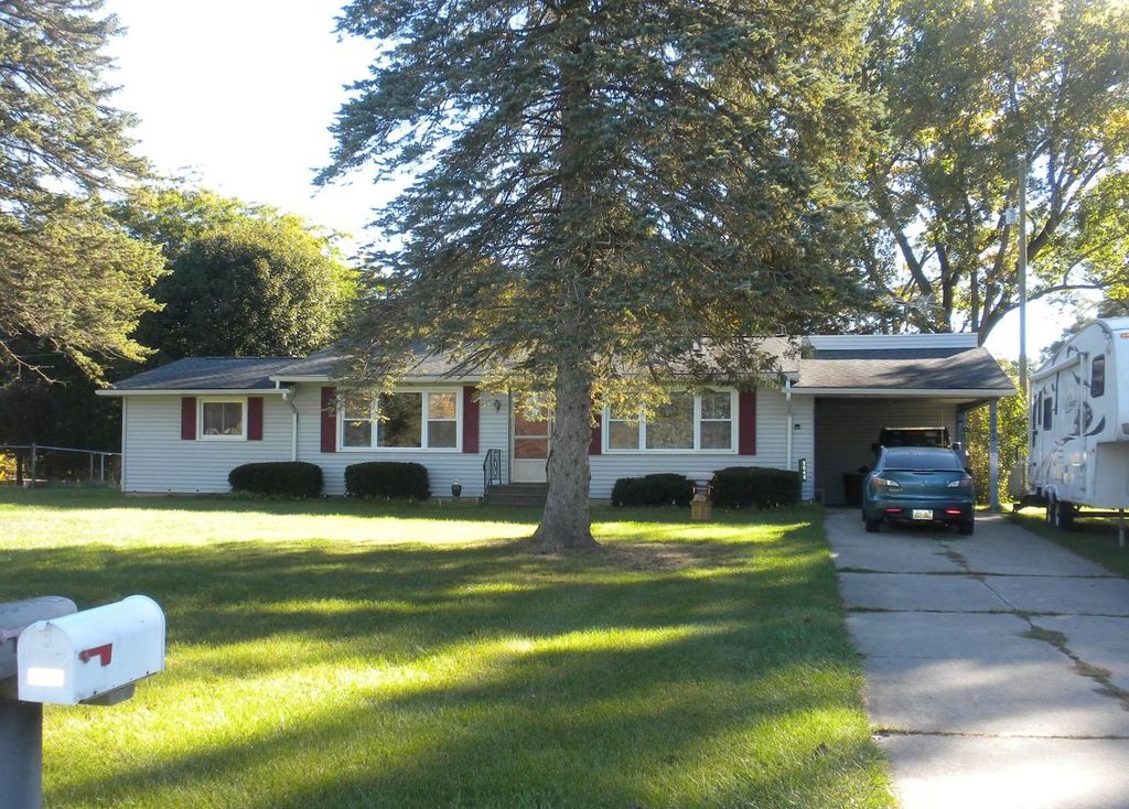 2045 S Sheridan Rd, Caro