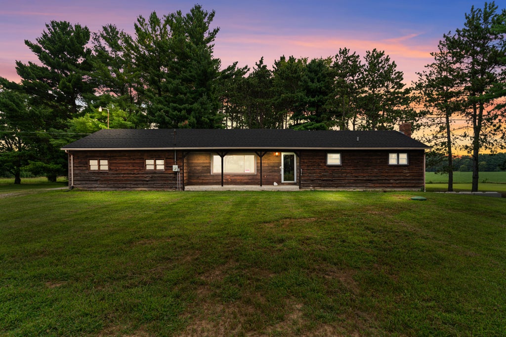 5560 Dewey Road, Adams township