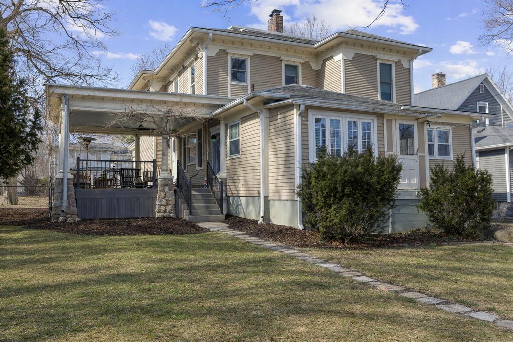 65 S Howell Street, Hillsdale city