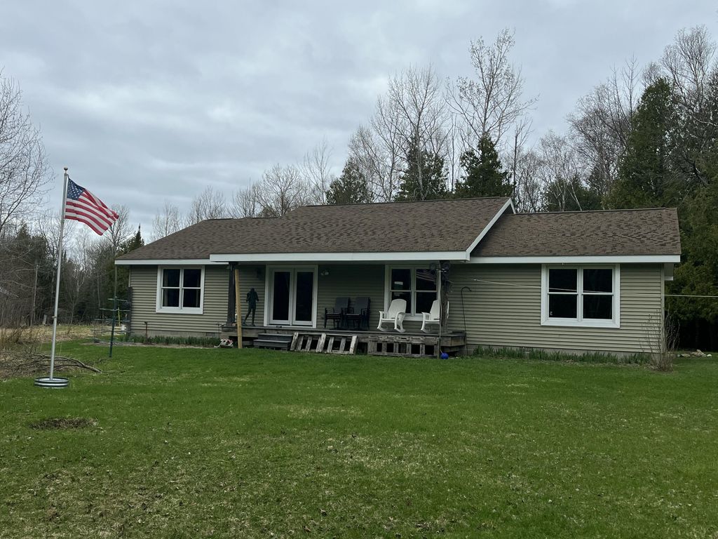 4010 Lake Shore Drive, Norwood township