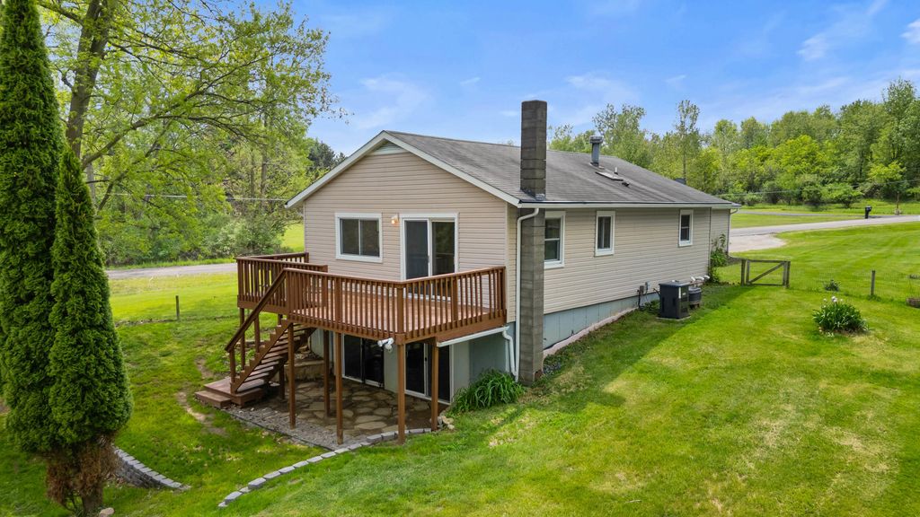4330 Dawn Drive, Adams township