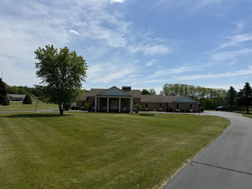 1111 N Lake Pleasant Road, Adams township