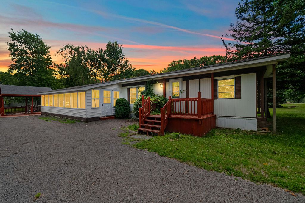 6915 Rowley Drive, Jefferson township