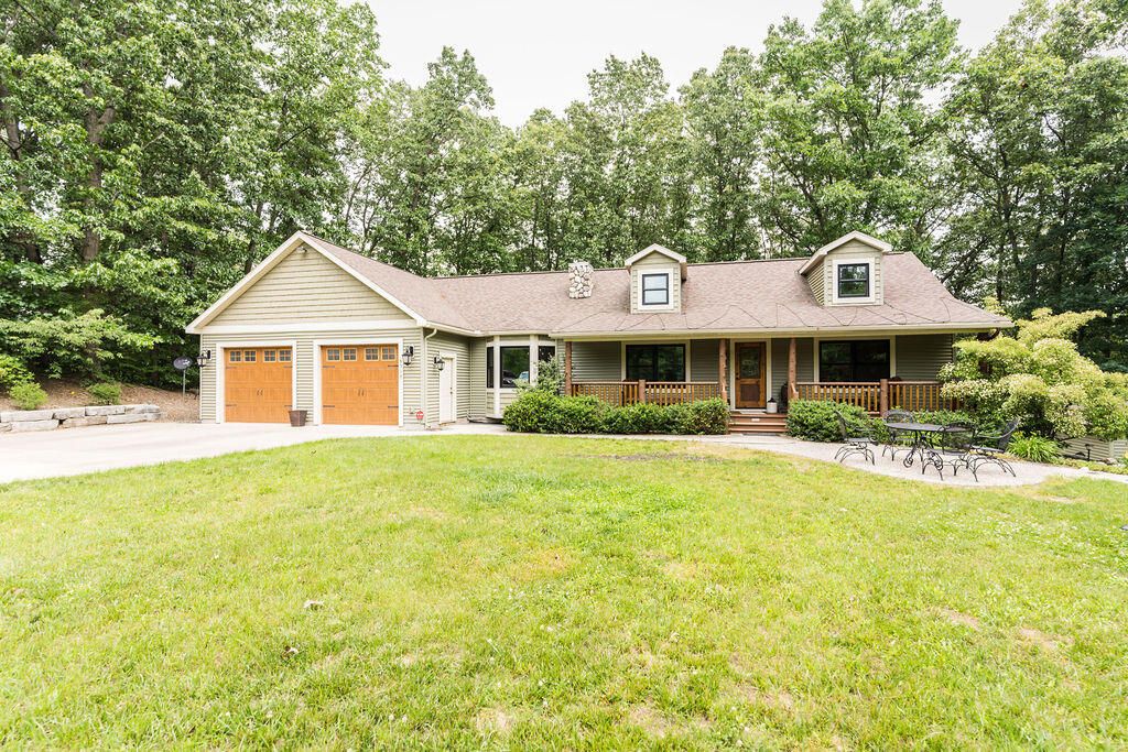 8319 Pine Island Drive Ne, Plainfield charter township
