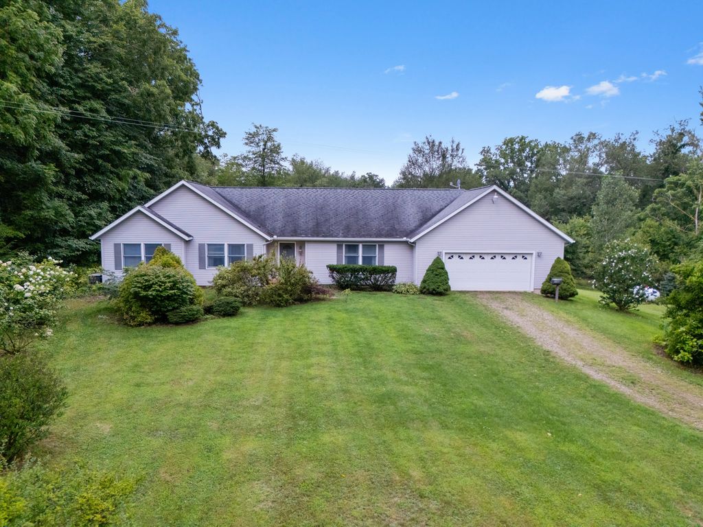 1152 Burbank Road, Butler township