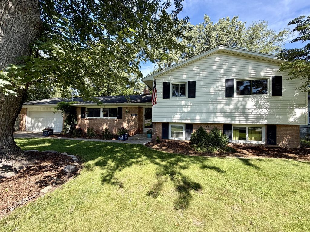 1881 Sunny Creek Street Se, Kentwood city