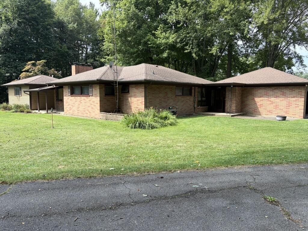 10399 Condit Road, Albion township