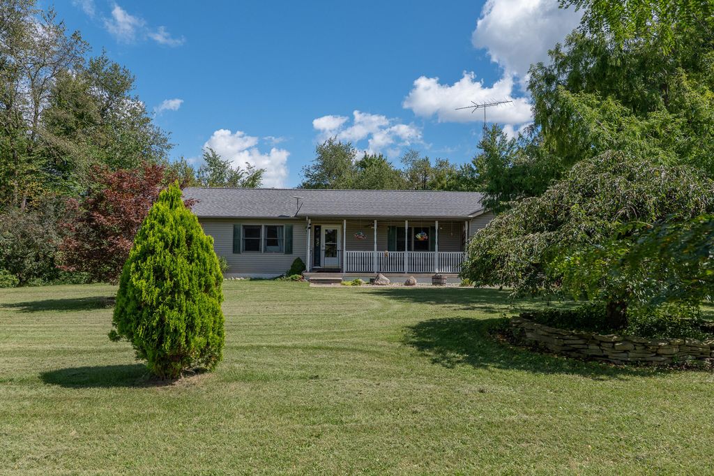 5749 Pioneer Road, Osseo