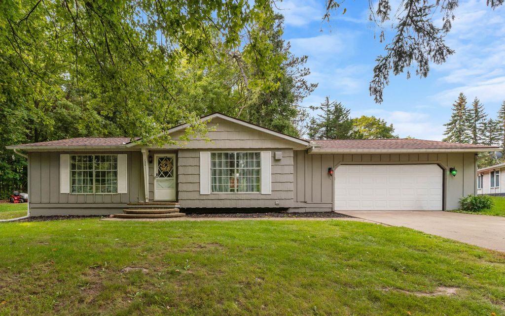 190 W Bacon Street, Hillsdale