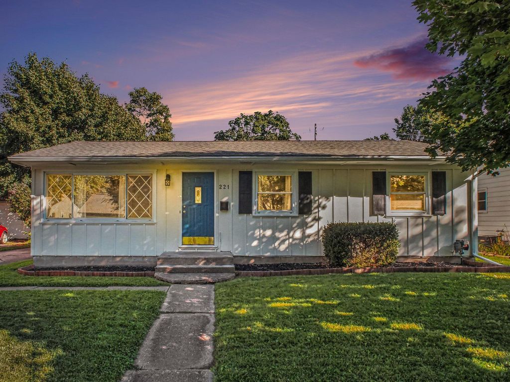 221 Cloverland Drive, Lansing