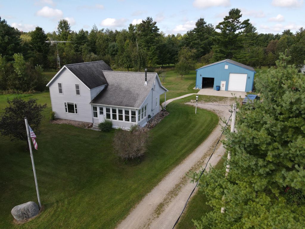 812 S Lorenz Road, Tawas City