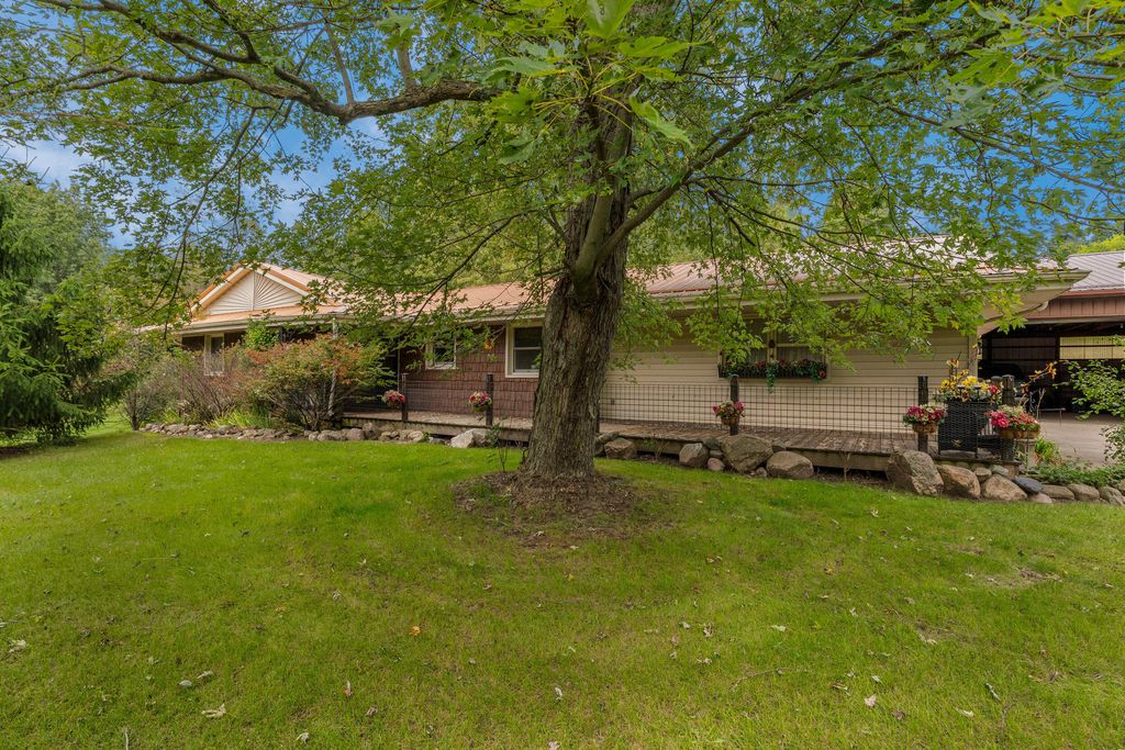 6254 Hudson Road, Osseo