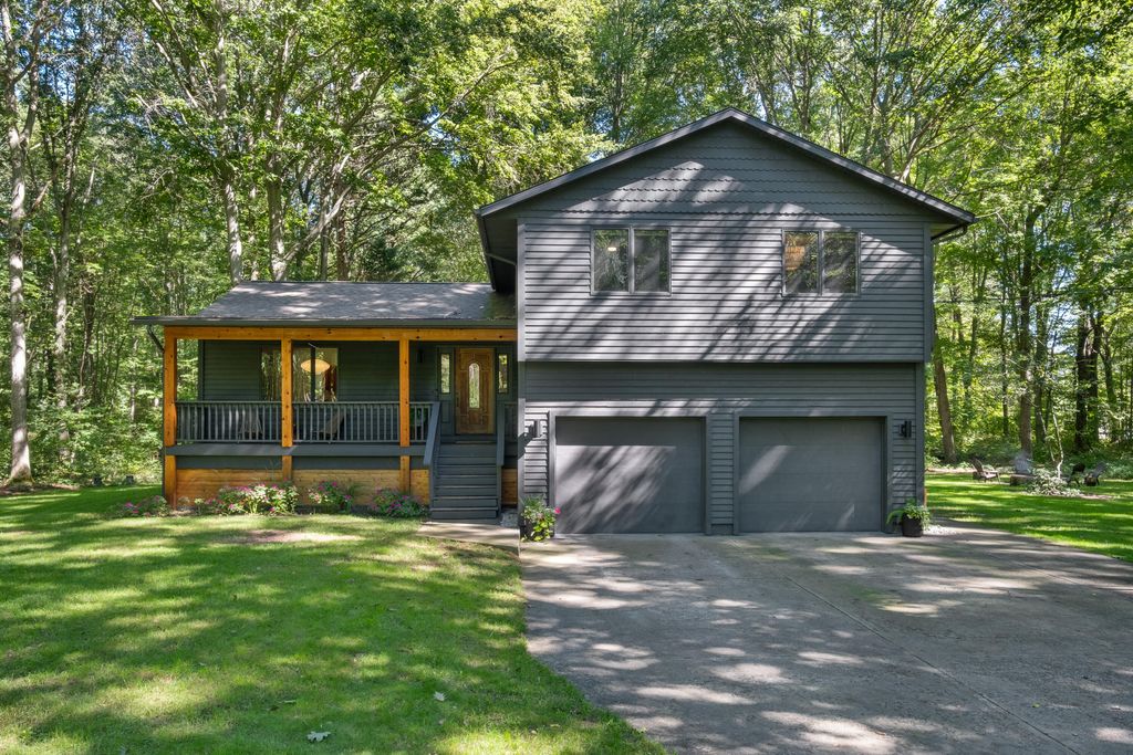 12890 Woodhaven Drive, Grand Haven