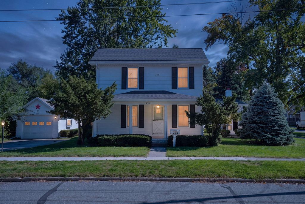 205 E Chestnut Street, Morenci