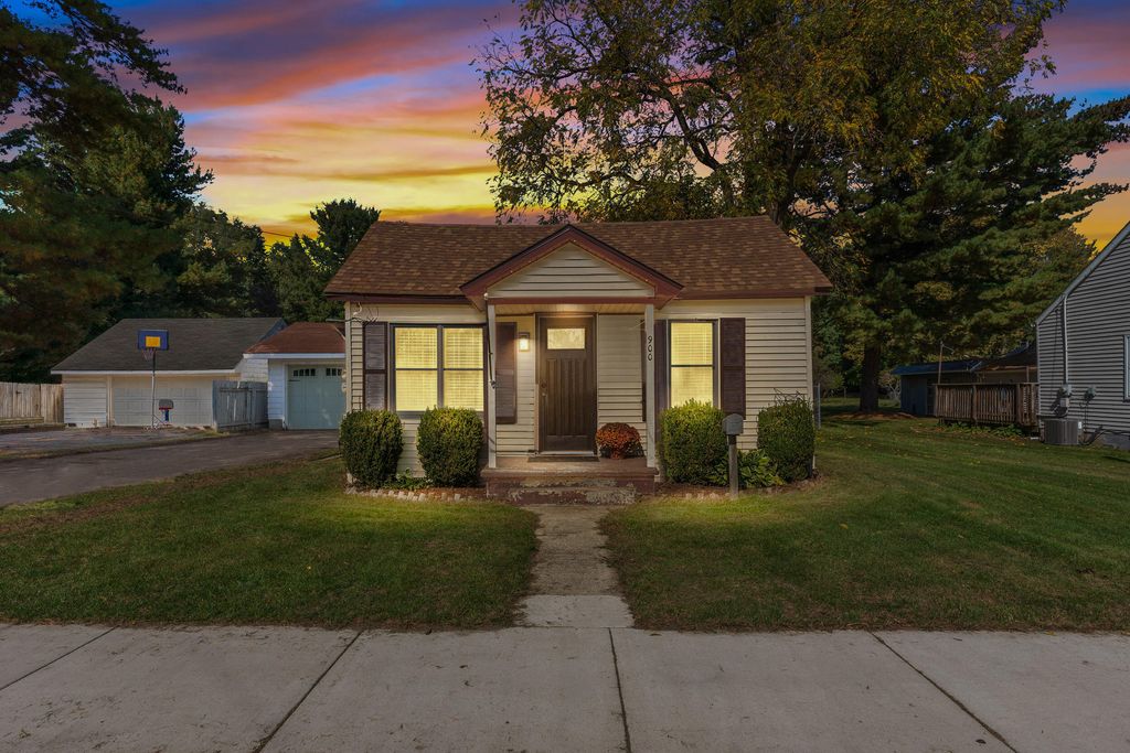 900 Williams Street, Williamston