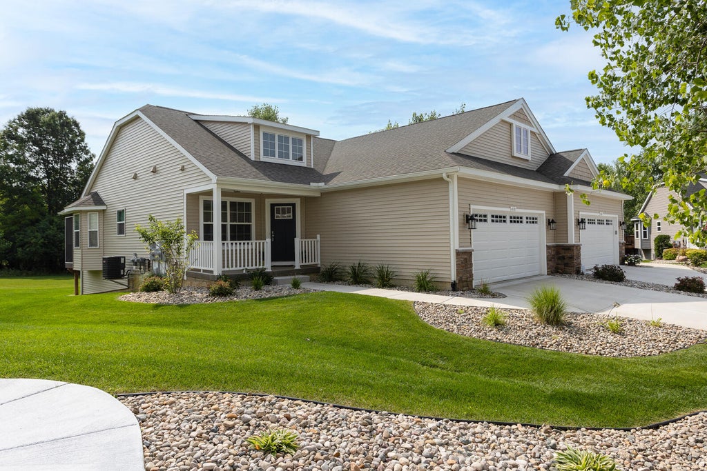 4115 Stoneridge Drive, Summit township