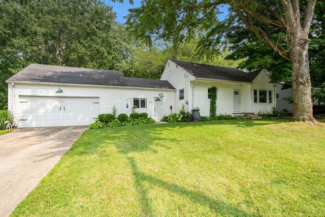 513 Gregory Place, Leoni township