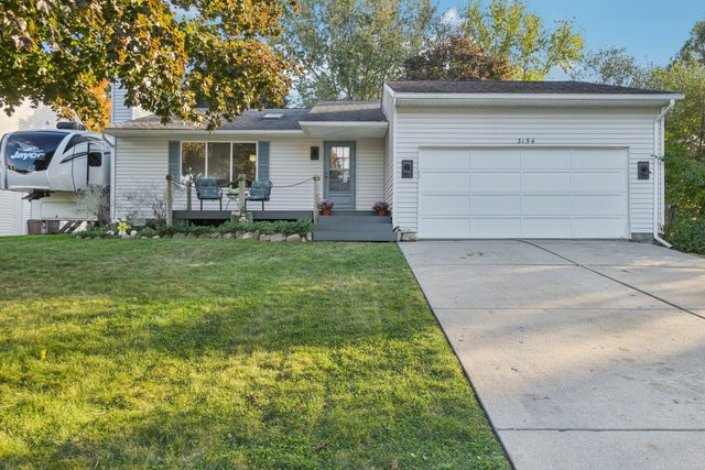 3154 Lake Drive, Highland charter township