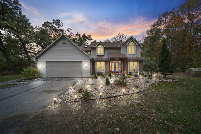 7142 Foxmoore Court, Napoleon township