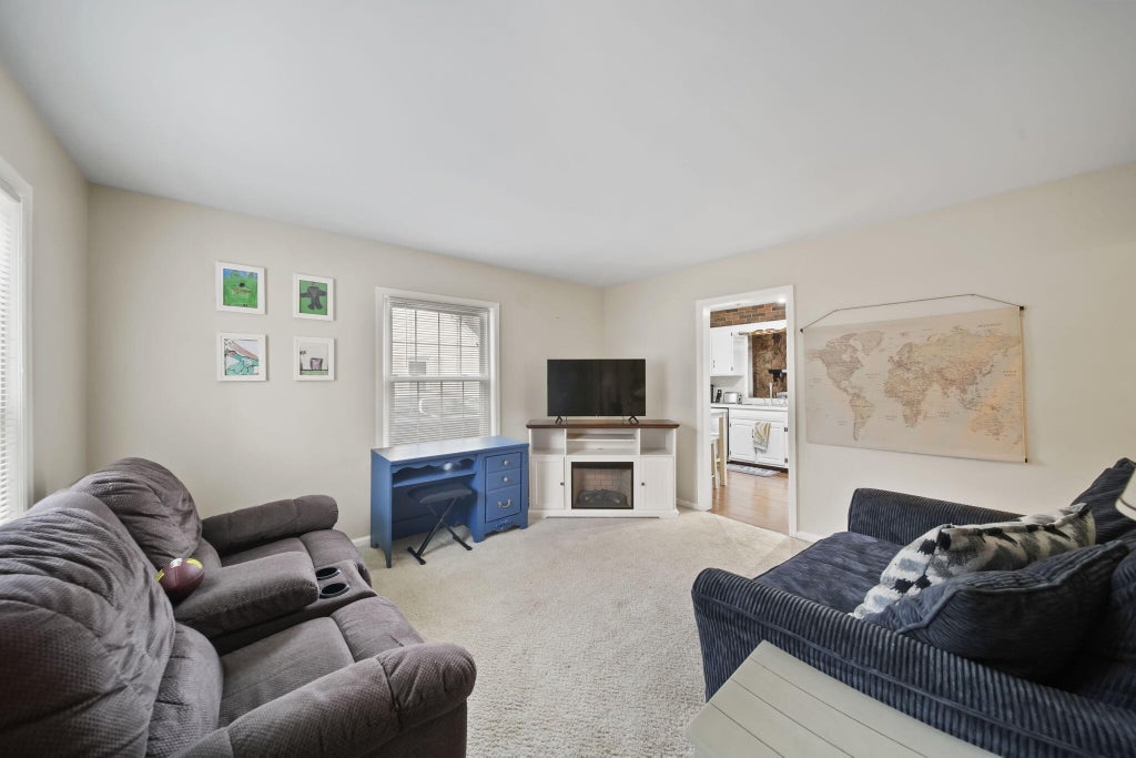 3677 Best Road, Leoni township